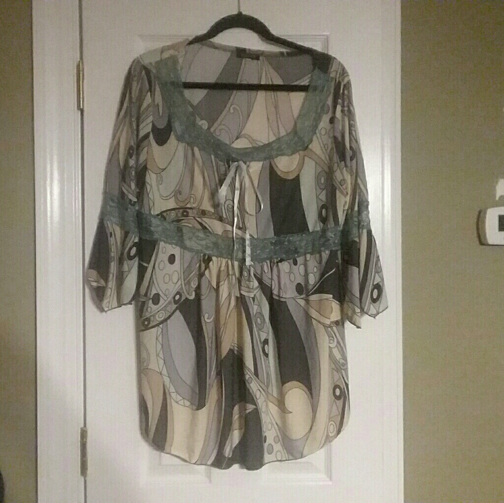 3/4 length sleeve Empire Waist Top
